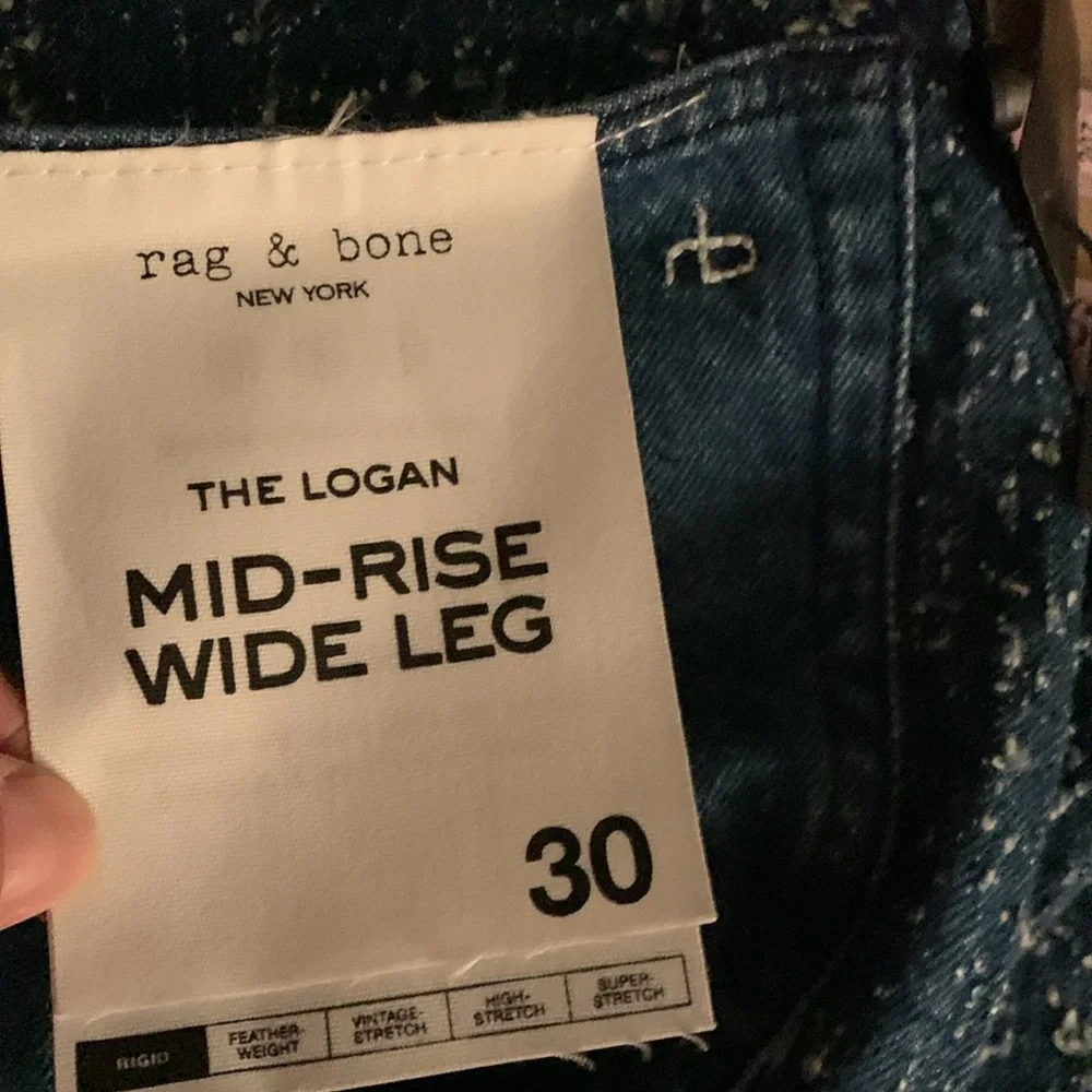 Rag & Bone rag & bone size 30
THE LOGAN Mid Rise /Wide Leg Jeans - Picture 5 of 13